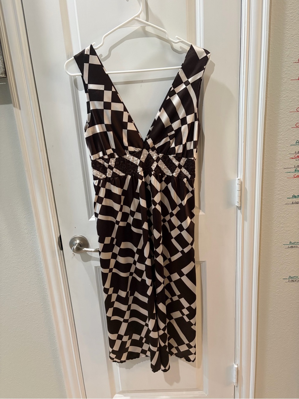 Brown and White Geometric V-Neck Sleeveless Dress